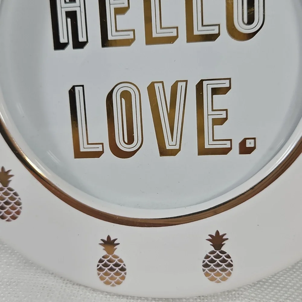 Unbranded Gold Pineapple on white mini round picture frame
